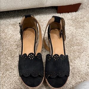 Crown Vintage Black and Tan Floral Wedges